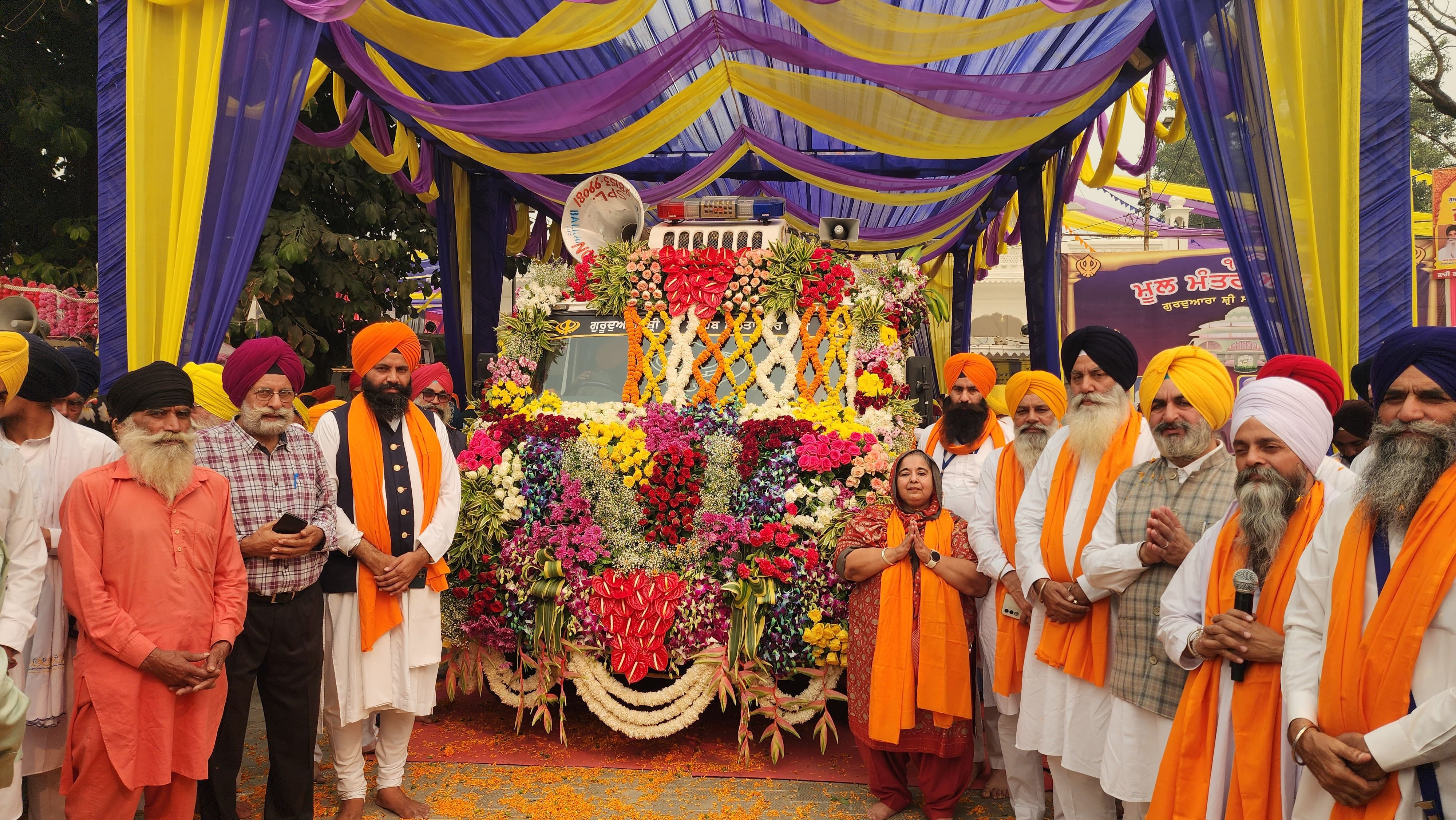 ਸ੍ਰੀ ਗੁਰੂ ਨਾਨਕ ਦੇਵ ਜੀ ਦੇ ਪ੍ਰਕਾਸ਼ ਪੁਰਬ ਮੌਕੇ ਗੁ. ਸੰਤ ਘਾਟ ਤੋਂ ਸਜਾਇਆ ਅਲੌਕਿਕ ਨਗਰ ਕੀਰਤਨ